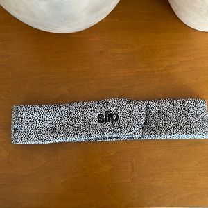 Slip headband